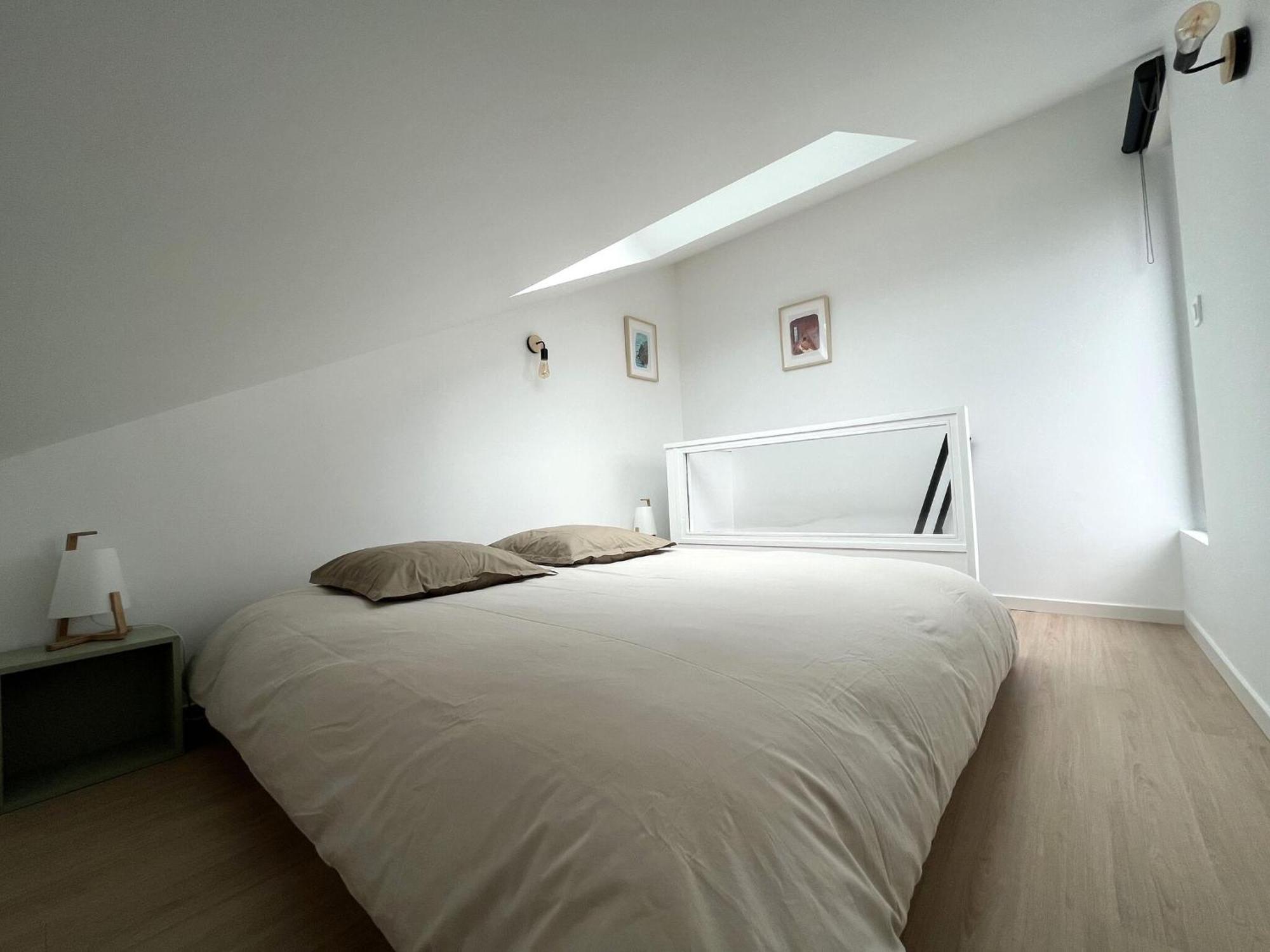 Studio With Terrace And Superb Sea View Локирек Екстериор снимка