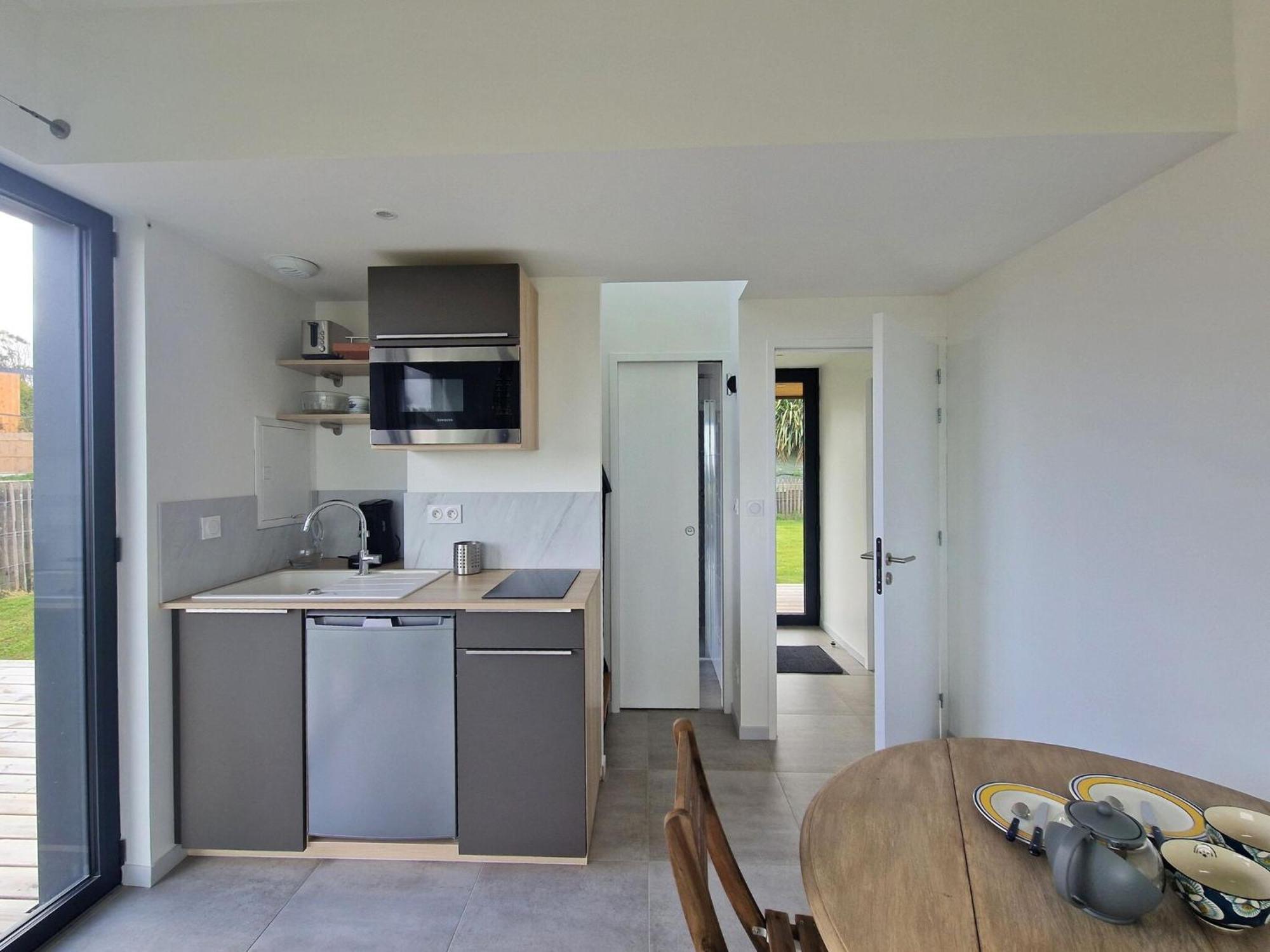 Studio With Terrace And Superb Sea View Локирек Екстериор снимка