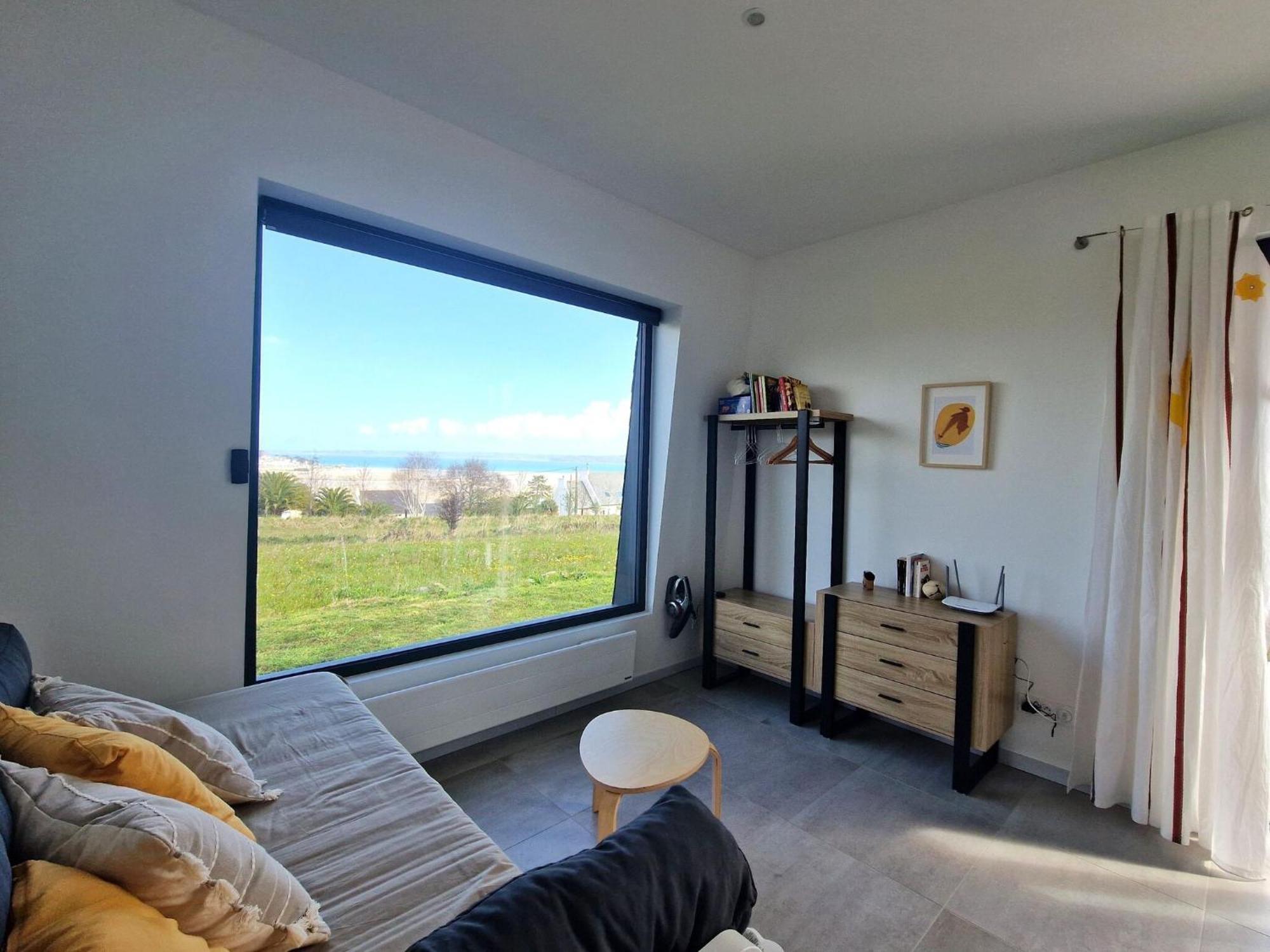 Studio With Terrace And Superb Sea View Локирек Екстериор снимка