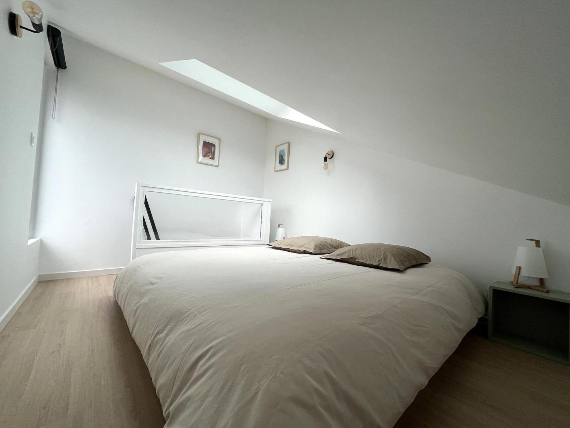 Studio With Terrace And Superb Sea View Локирек Екстериор снимка